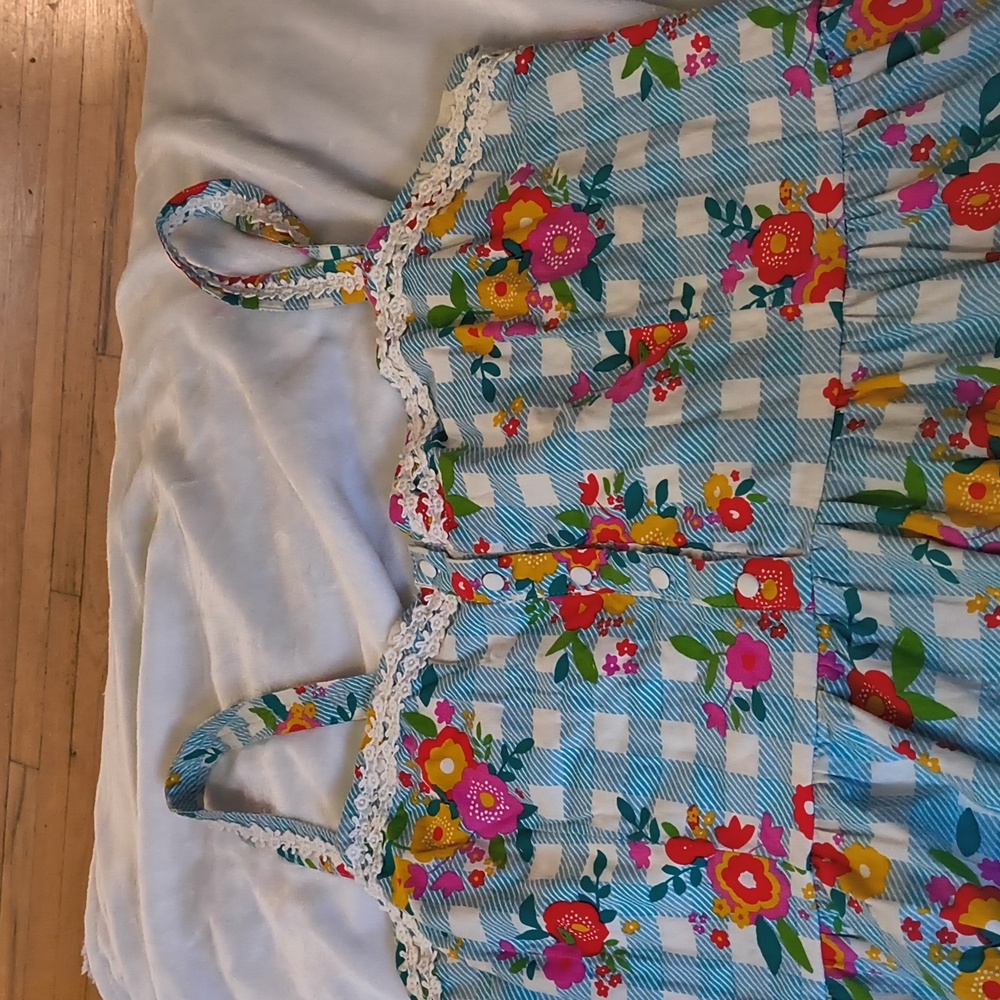 Floral gingham swing Lindy Bop dress with lots of stretch, 100% cotton, smocked